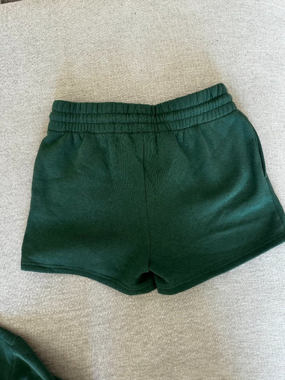 Alo Yoga Accolade Matching Set in Green 💚 - Picture 3 of 3